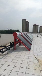 延津幼儿园热管式太阳能集热系统施工完毕